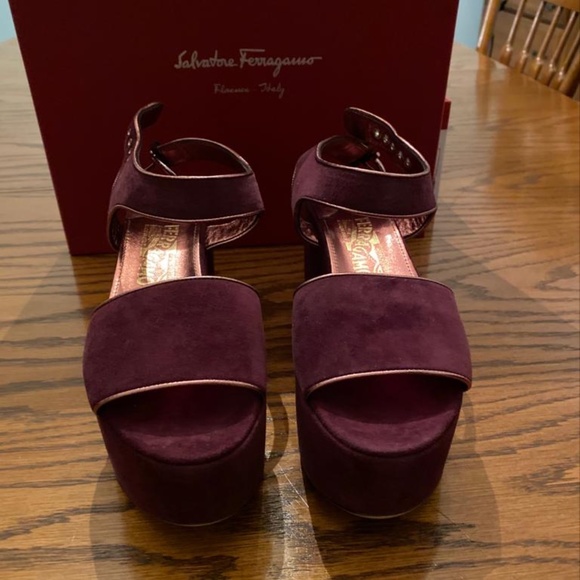Salvatore Ferragamo Lucrezia Suede Sandals - Picture 5 of 6